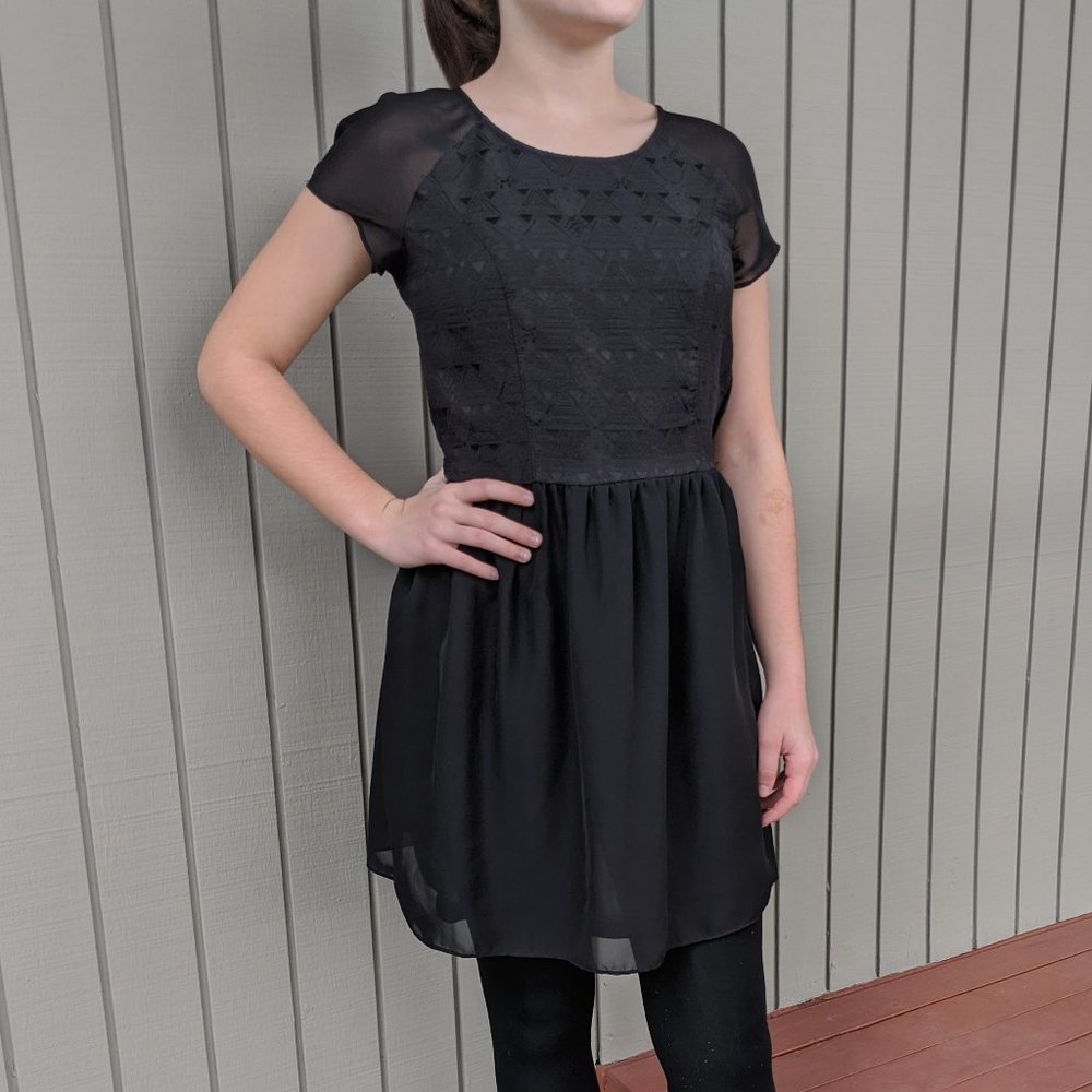H&M Black Geometric Print Skater Dress, Sz. US 6